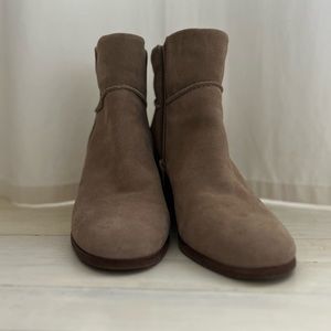 Lucky brand cute tan boots.